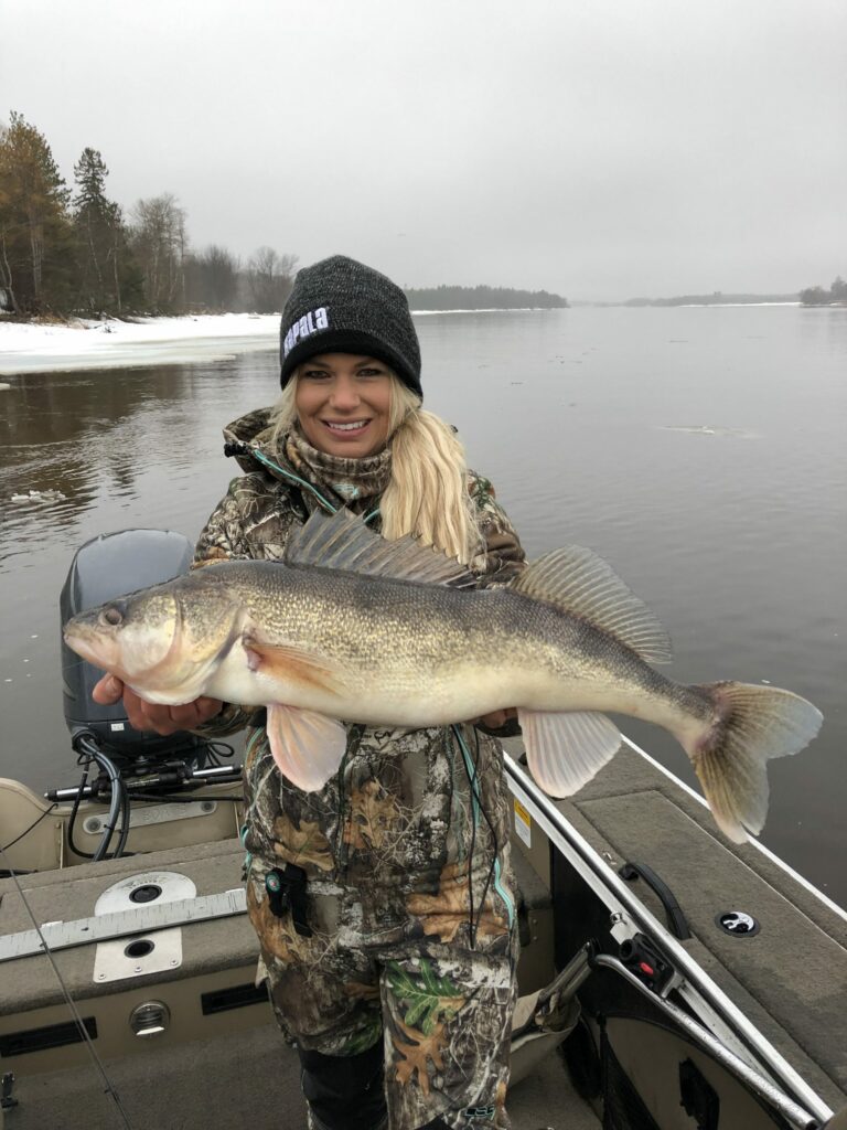 rainy river walleye