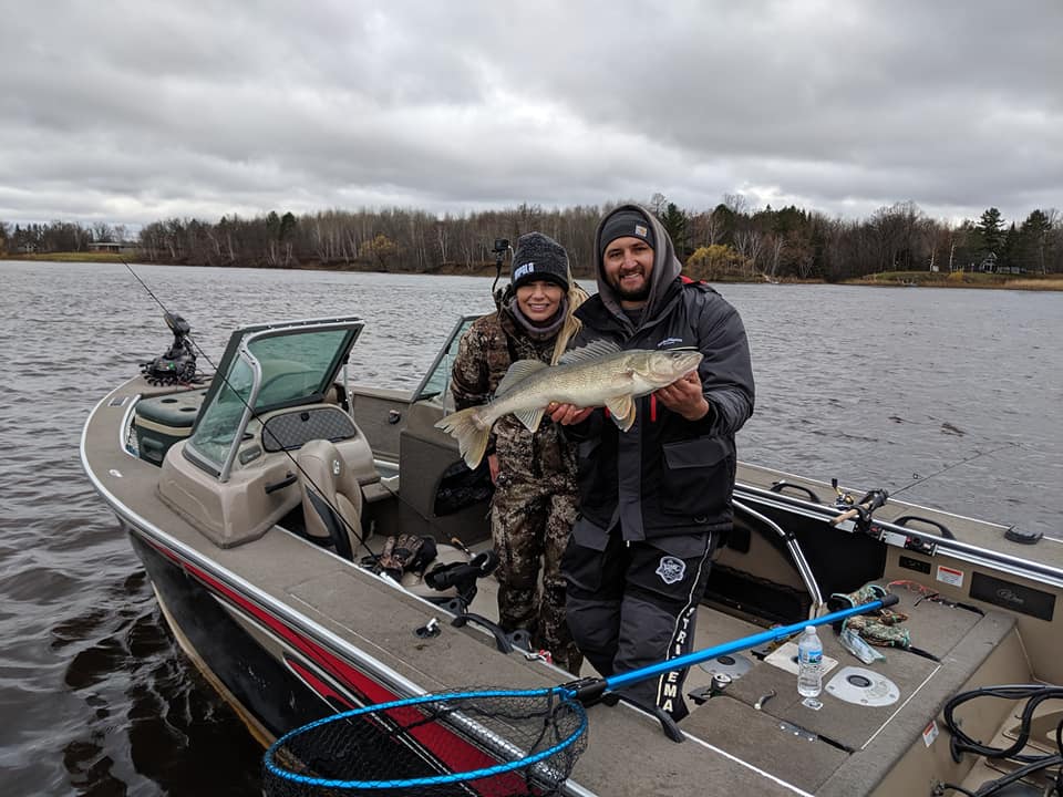 trophy walleye rainy river fall