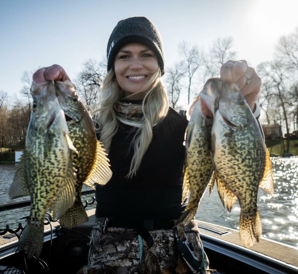 Catching loads of black Crappie in the shallows - Spring Crappie